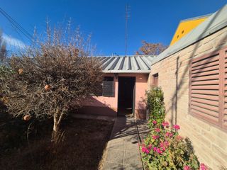 Foto 1 de Casa en  venta 2 dorm. General Roca, Río Negro