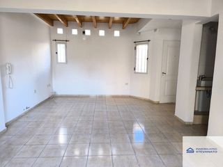 Foto 3 de Dúplex en alquiler de 2 dormitorios c/ cochera en Maipú