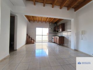 Foto 1 de Dúplex en alquiler de 2 dormitorios c/ cochera en Maipú