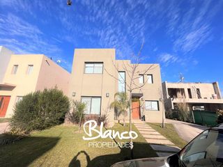 Foto 1 de Casa en Alquiler en Vila Marina I, Villanueva, Tigre, G.B.A. Zona Norte, Argentina