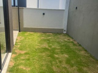Foto 10 de RENTA CASA CUMBAYA 5 HABITACIONES