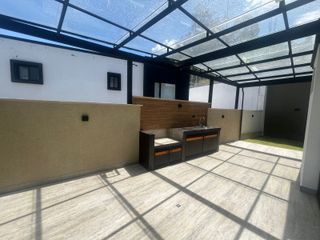 Foto 13 de RENTA CASA CUMBAYA 5 HABITACIONES