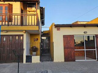 Foto 1 de Venta Casa 6 Ambientes Quequén