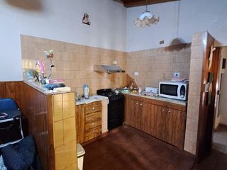 Foto 2 de VENTA CASA 3 AMBIENTES EN LOMAS DE ZAMORA