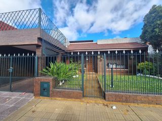 Foto 1 de VENTA CASA 3 AMBIENTES EN LOMAS DE ZAMORA