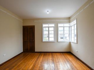 Foto 8 de Renta casa comercial 295m2 Mariscal Foch 2 Pisos