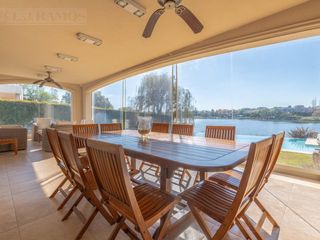 Foto 7 de Casa al lago en venta en Los Castores