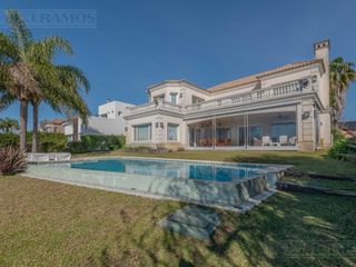 Foto 3 de Casa al lago en venta en Los Castores