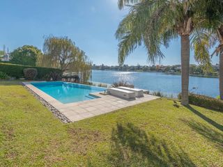 Foto 5 de Casa al lago en venta en Los Castores