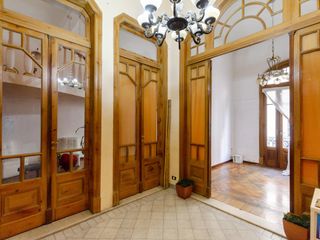 Foto 2 de Venta - 7 Amb/ Centro - Neoclásico