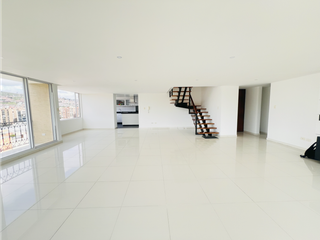 Foto 1 de Penthouse en aranjuez: Tu Hogar Idea ✨