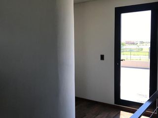 Foto 18 de VENTA CASA 4 AMB Y DEP - VISTAS - PUERTOS DEL LAGO
