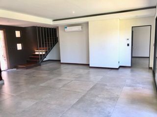 Foto 5 de VENTA CASA 4 AMB Y DEP - VISTAS - PUERTOS DEL LAGO