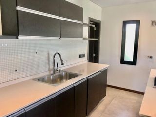 Foto 8 de VENTA CASA 4 AMB Y DEP - VISTAS - PUERTOS DEL LAGO