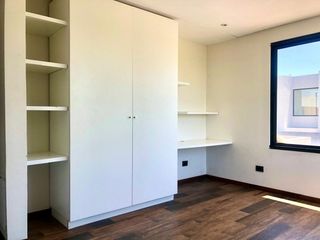 Foto 14 de VENTA CASA 4 AMB Y DEP - VISTAS - PUERTOS DEL LAGO