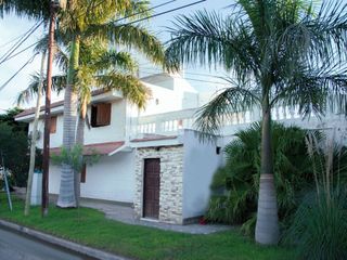 Foto 1 de VENTA DE CASA - BARRIO CABILDO