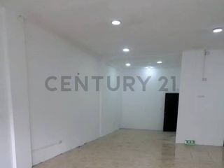 Foto 12 de Se renta amplio local de 2 plantas  Av. Mariscal Sucre – Zona estratégica