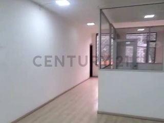 Foto 10 de Se renta amplio local de 2 plantas  Av. Mariscal Sucre – Zona estratégica