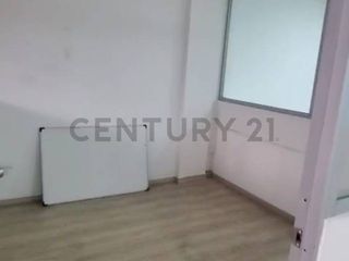 Foto 4 de Se renta amplio local de 2 plantas  Av. Mariscal Sucre – Zona estratégica