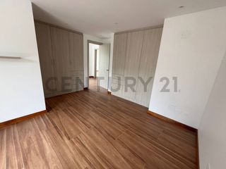 Foto 9 de Amplia Casa Moderna en Conjunto Privado – Valle de Los Chillos