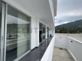 Foto 7 de Amplia Casa Moderna en Conjunto Privado – Valle de Los Chillos