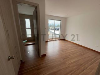 Foto 11 de Amplia Casa Moderna en Conjunto Privado – Valle de Los Chillos