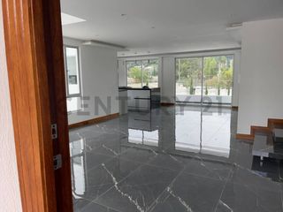 Foto 3 de Amplia Casa Moderna en Conjunto Privado – Valle de Los Chillos