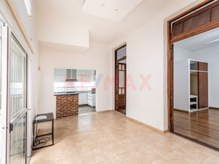 Foto 2 de VENTA PH 4 AMB. + TERRAZA + COCHERA - MONTE CASTRO