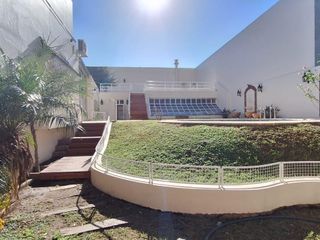 Foto 65 de Sensacional casa en echesortu 5 dormitorios cocheras piscina quincho jardin!
