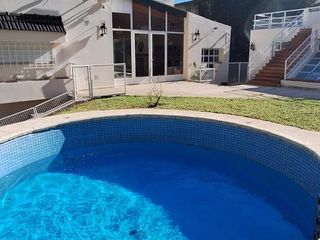 Foto 70 de Sensacional casa en echesortu 5 dormitorios cocheras piscina quincho jardin!