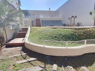 Foto 63 de Sensacional casa en echesortu 5 dormitorios cocheras piscina quincho jardin!