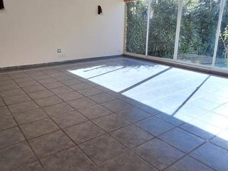 Foto 53 de Sensacional casa en echesortu 5 dormitorios cocheras piscina quincho jardin!