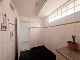 Foto 7 de Oportunidad, planta completa para remodelar