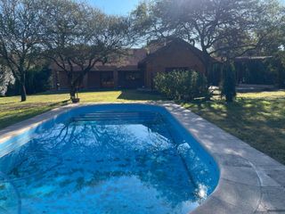 Foto 1 de Casa de Una Planta 2119 m2 de terreno, 4 dormitorios Las Delicias