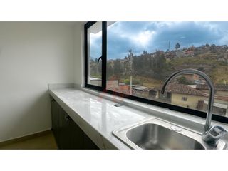 Foto 8 de AMPLIO Y ESTRATEGICO LOCAL COMERCIAL AV. RICARDO DURAN CUENCA