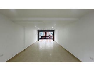 Foto 4 de AMPLIO Y ESTRATEGICO LOCAL COMERCIAL AV. RICARDO DURAN CUENCA