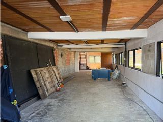 Foto 4 de BODEGA EN ROBLEDO LA POLA