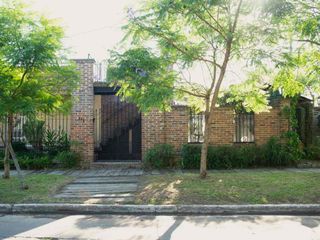 Foto 3 de CASA CON PARQUE Y PILETA EN TEMPERLEY