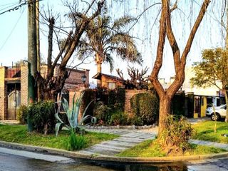 Foto 4 de CASA CON PARQUE Y PILETA EN TEMPERLEY
