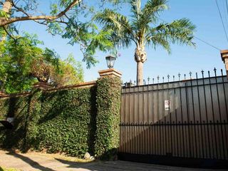 Foto 5 de CASA CON PARQUE Y PILETA EN TEMPERLEY