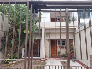 Foto 1 de Venta de casa 2 pisos barrio centro