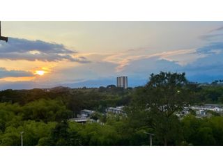 Foto 8 de Extraordinario apartamento esquinera con vista al bosque en Sierra Viento Conjunto Residencial con 3 alcobas y 2 parqueaderos. Cerritos. Galicia.