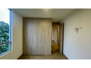 Foto 18 de Extraordinario apartamento esquinera con vista al bosque en Sierra Viento Conjunto Residencial con 3 alcobas y 2 parqueaderos. Cerritos. Galicia.