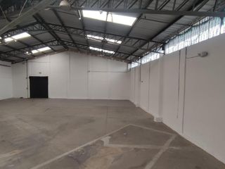 Foto 4 de Galpón en ALQUILER - 800m2 - INDUSTRIAL - SECTOR CRISTIANIA