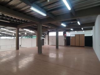 Foto 10 de Galpón en ALQUILER - 800m2 - INDUSTRIAL - SECTOR CRISTIANIA