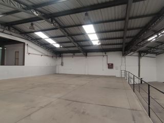 Foto 3 de Galpón en ALQUILER - 800m2 - INDUSTRIAL - SECTOR CRISTIANIA