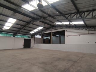 Foto 2 de Galpón en ALQUILER - 800m2 - INDUSTRIAL - SECTOR CRISTIANIA