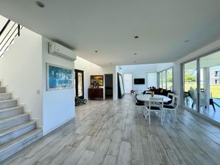 Foto 1 de Venta Casa a La Laguna en Santa Isabel II Maschwitz Escobar YM