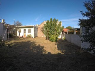 Foto 35 de Venta Casa en esquina const. sobre 2 lotes amplio fondo libre - Llavallol