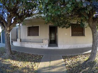 Foto 5 de Venta Casa en esquina const. sobre 2 lotes amplio fondo libre - Llavallol